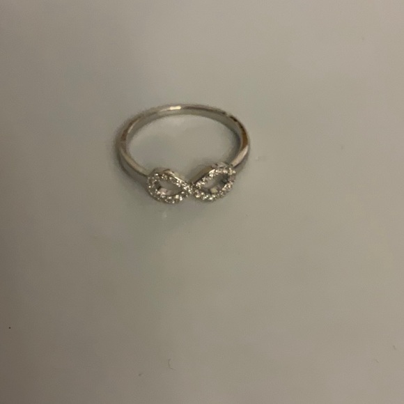 Jewelry - New sterling Silver 925 infinity ring size 8.